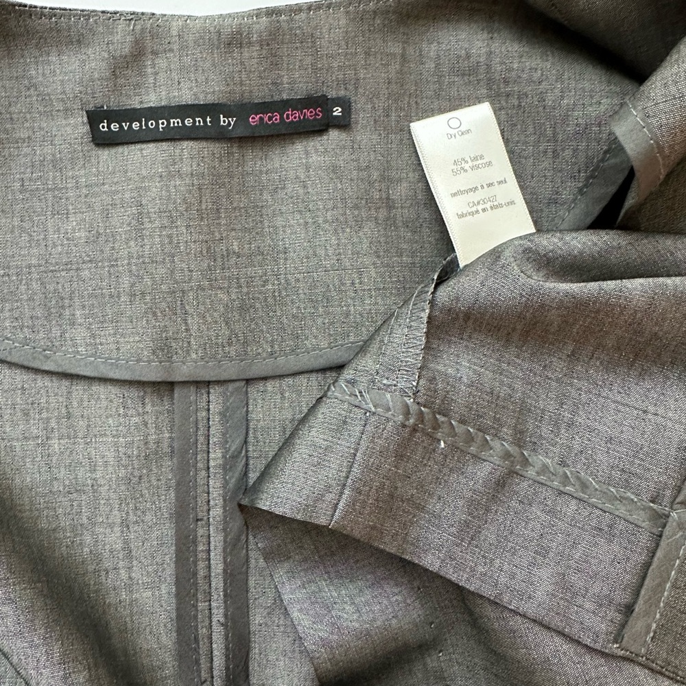 Gray Ruffled Wool Viscose Button-Up Jacket. Size 2 - image 4